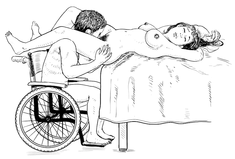 Sexstillinger: mand i kørestol slikker kvinde som ligger på et bord